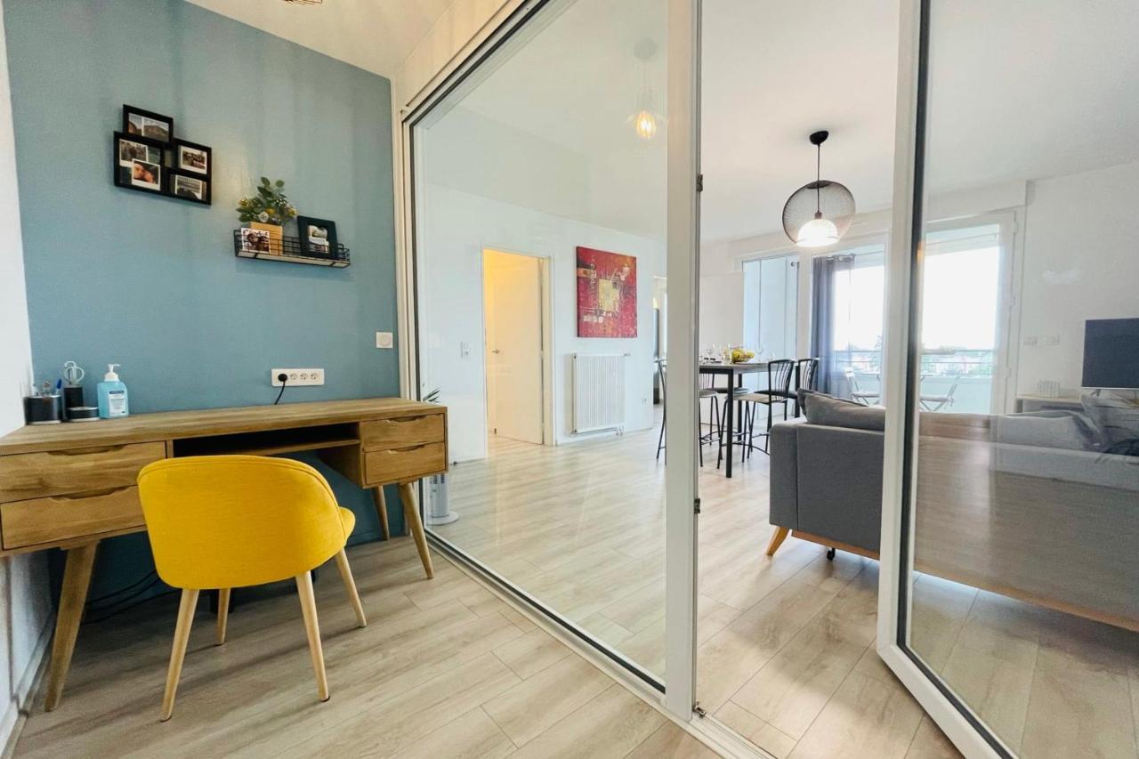 Bright Apartment In A New Building With Garage Тур Екстер'єр фото