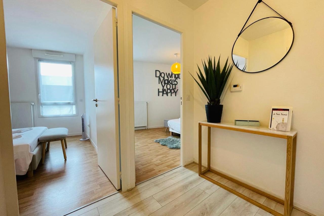 Bright Apartment In A New Building With Garage Тур Екстер'єр фото