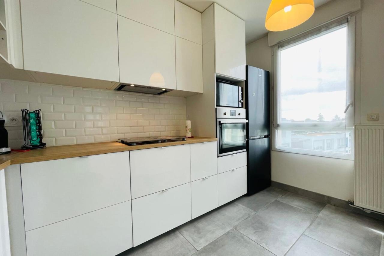 Bright Apartment In A New Building With Garage Тур Екстер'єр фото