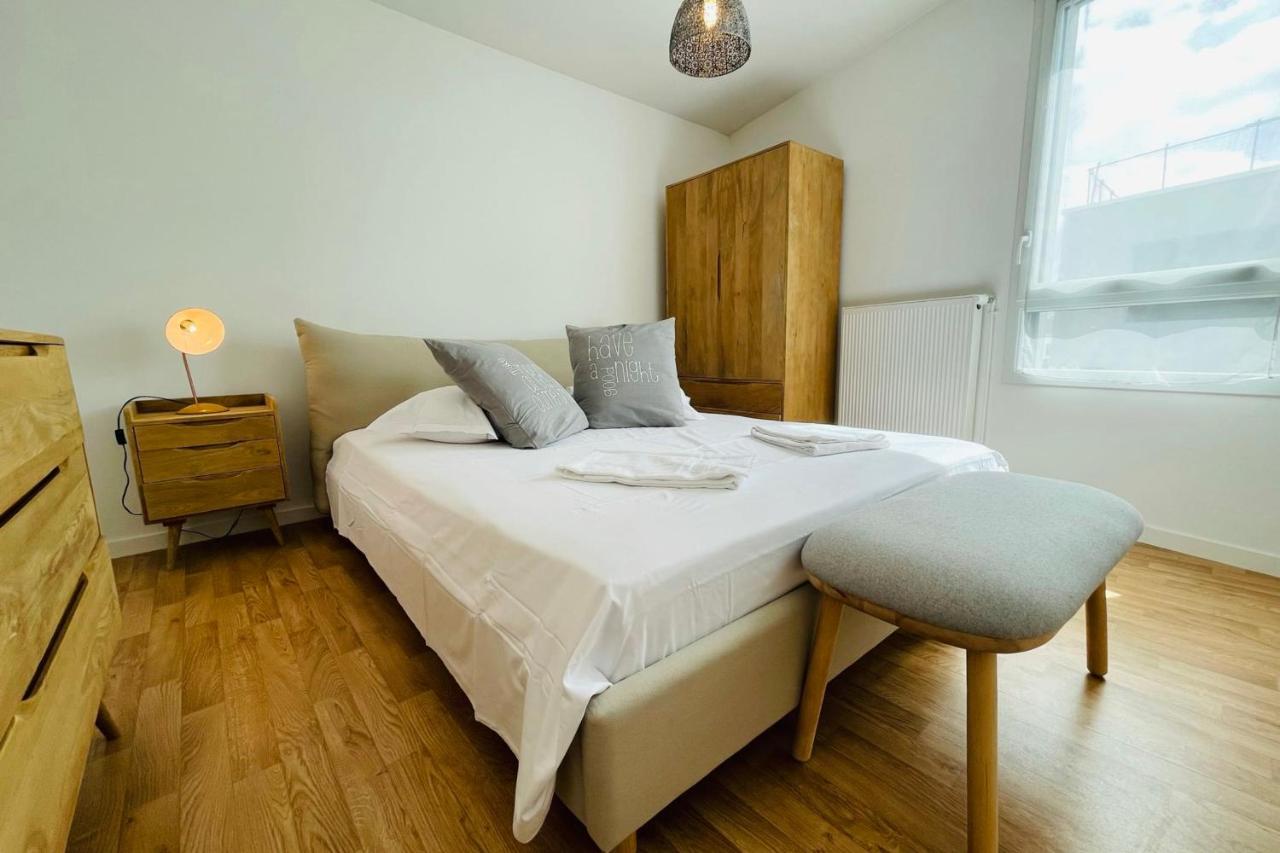 Bright Apartment In A New Building With Garage Тур Екстер'єр фото