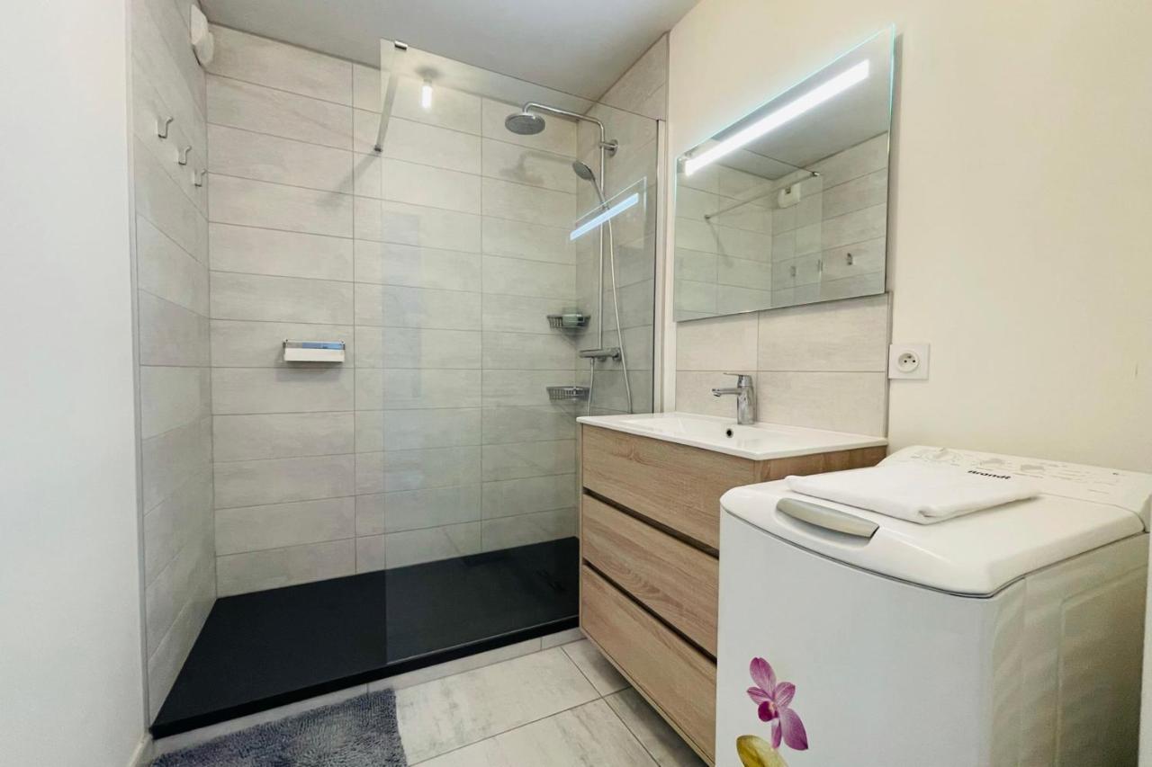 Bright Apartment In A New Building With Garage Тур Екстер'єр фото